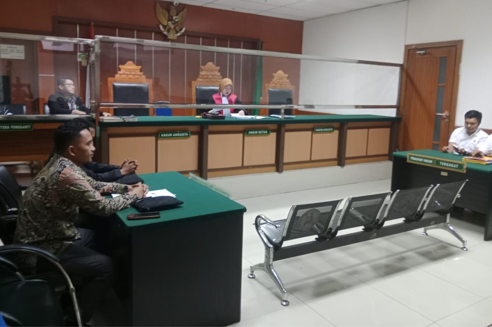 deden f delana,S.H 2