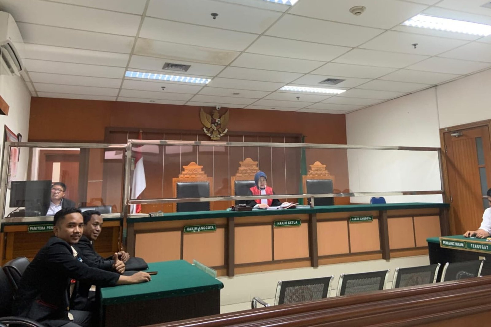 deden f delana,S.H 3